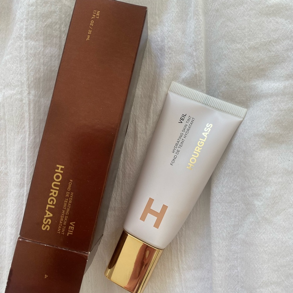 hourglass veil hydrating skin tint foundation